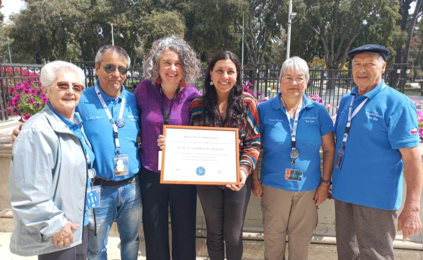 Reconocimiento de parte del Observatorio a quienes organizaron al celebración del dia de la astronomía en el teatro Municipal de Viña Del Mar